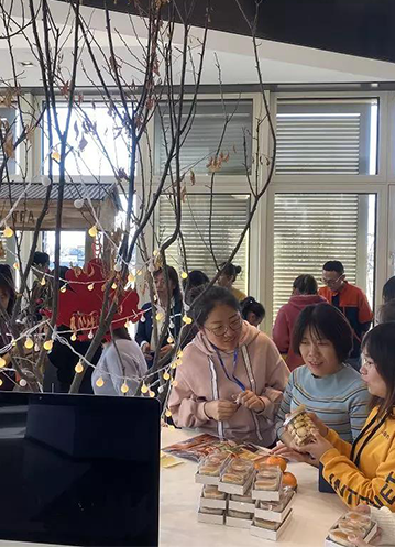 jdb电子试玩平台窗业感恩节活动回放：“鹰”为有你，心存感恩