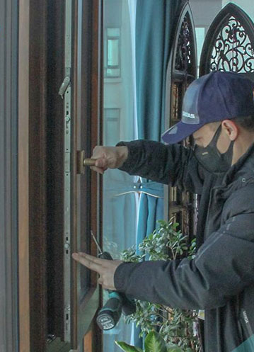 森小鹰拜年记 | 哈尔滨冰天雪地中的一簇温暖