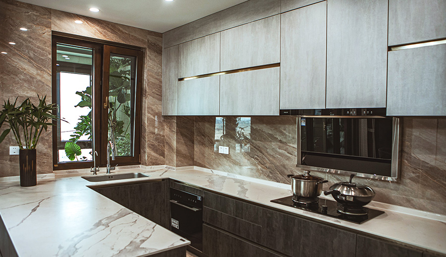 jdb电子试玩平台窗业，迎来《中外管理》“中国造·隐形冠军”案例访学团参观