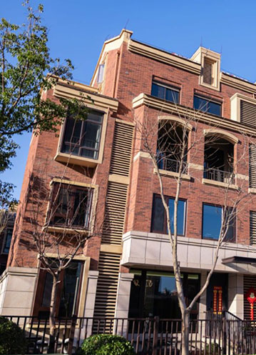 龙商总会及亚布力论坛企业家商务考察团到访参观jdb电子试玩平台窗业